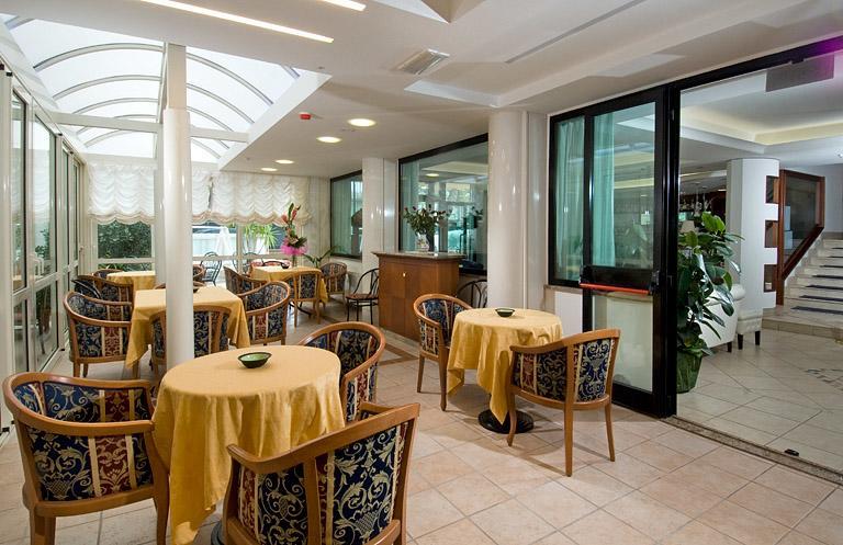 Hotel Tulipe Nazionale Riccione Exterior photo